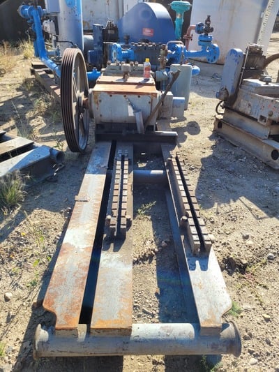 28 GPM @ 5000 psi, National Oilwell #A-324, triplex injection pump - Image 1