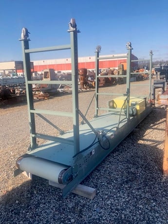 24" wide x 15' long, Hytrol, flat belt conveyor on legs with casters, with 2 HP gear head motor - Image 4