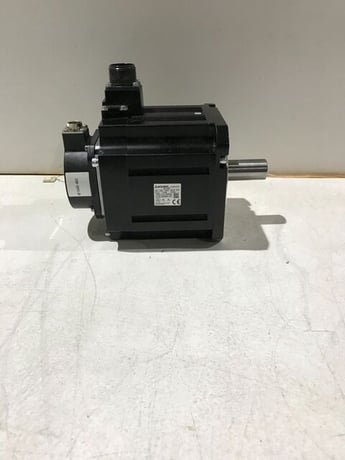 1.5 KW Mitsubishi #HF154S, Servo Motor, 8 Amps, 3000 RPM, 125 V, no box, New - Image 1