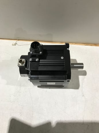 1.5 KW Mitsubishi #HF154S, Servo Motor, 8 Amps, 3000 RPM, 125 V, no box, New - Image 2