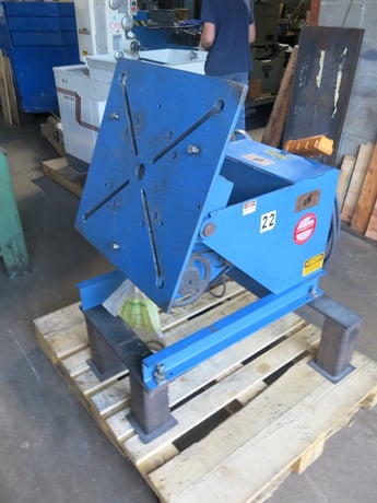 1500 lb. Pandjiris #15-4, welding positioner, 4" capacity, manual tilt, 24" squaring faceplate - Image 1