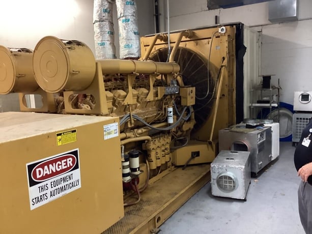 1500 KW Caterpillar #3516, 277/480 Volts, 3-phase, 2299 hours, 2168 HP @ 1800 RPM, Kato 4P6-3300 generator - Image 1