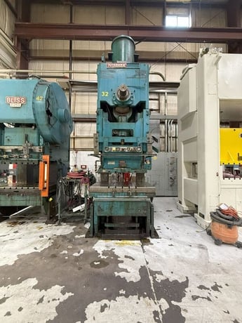 250 Ton, Niagara #E-250, single point gap press, 10" stroke, 22" Shut Height, 6" adj., 58" x34" bed, 32 SPM - Image 1