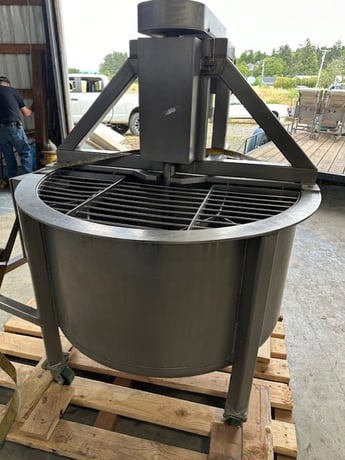 150 gallon Cleveland Range #HAMKDL-150-CC-T-S, tilting cook/chill steam kettle, horizontal agitation & scrape - Image 3