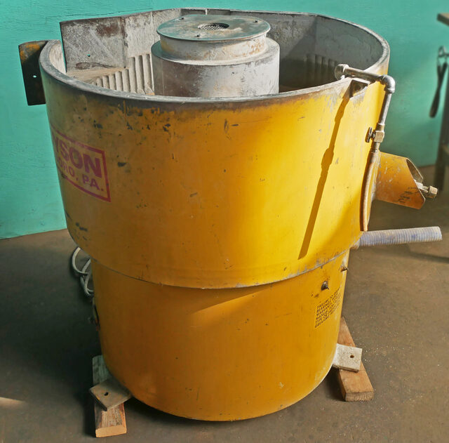 5 cu.ft. Royson #5-CTV, Round Bowl Vibratory Finisher w/No Separation, 10.8" width x 15" D Channel, 43.6" - Image 2