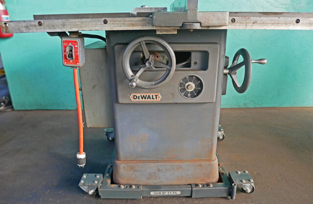 Dewalt #142, Table Saw, 10" Balde Capacity, 36" Rip Fence w/Extension, 53.75" x 27.5" Table, 120 V - Image 7