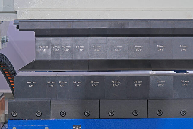 125.98" Erbend #MFA-3230, CNC Servo Combi Folder, 11 gauge, 9.84" Open Height (No Tools), 3.15" Beam - Image 7