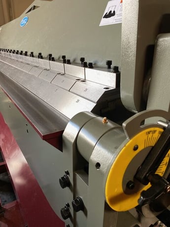10 gauge x 10' GMC #HBB-1010, Heavy-Duty Hydraulic Box & Pan Brake, 6" Box Depth, 3" Beam Opening, 26" Back - Image 4