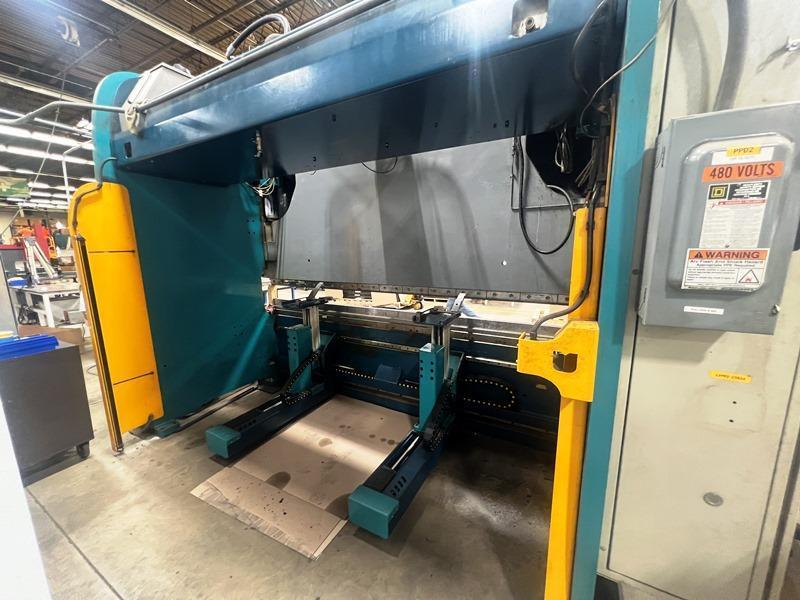 143 Ton, Pullmax Ursviken #Optiflex-130x82-3.1, 8-Axis CNC hydraulic press brake, 11.5'OA, 122" between - Image 3