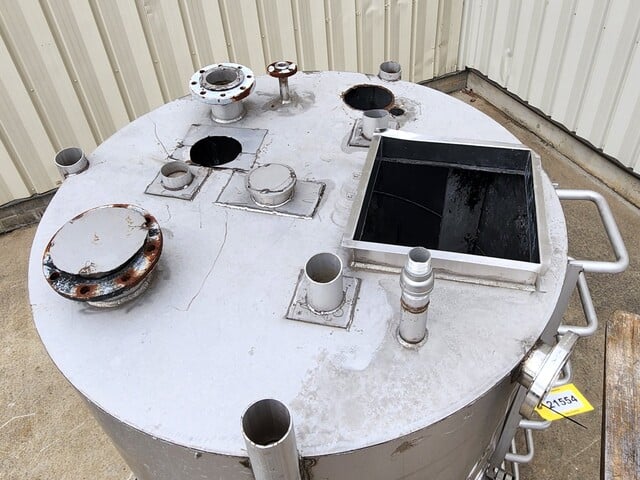 600 gallon Stainless liquids tank, 60" dia. x 50" high - Image 5