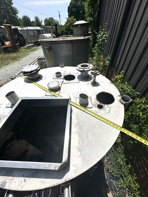 600 gallon Stainless liquids tank, 60" dia. x 50" high - Image 8