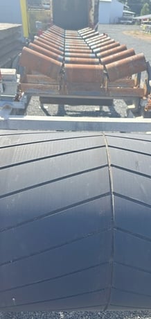 30" wide x 24' long, Belt conveyor, 10 HP Toshiba motor w/Dodge shaft mount gear reducer - Image 5