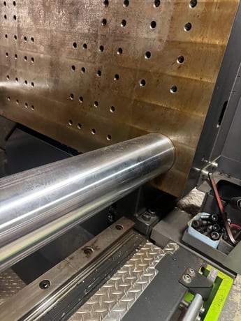420 Ton, 40.3 oz., Engel #e-motion-2440/420T, horizontal plastic injection molder, 30.07" x 30.07" tie bar - Image 5
