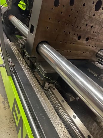 420 Ton, 40.3 oz., Engel #e-motion-2440/420T, horizontal plastic injection molder, 30.07" x 30.07" tie bar - Image 8