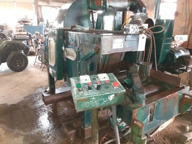 Pendu #M-4000, Gang Saw, w/ starter boxes, original rolls, 75 HP bottom & top arbors, 20 HP blower - Image 1