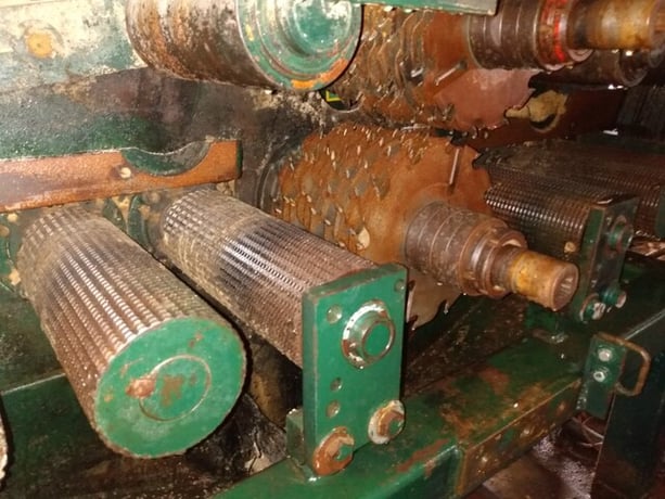 Pendu #M-4000, Gang Saw, w/ starter boxes, original rolls, 75 HP bottom & top arbors, 20 HP blower - Image 4