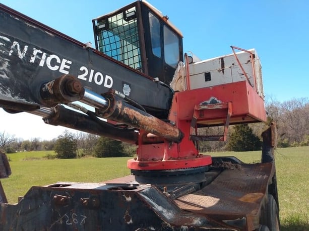 Reed-Prentice #210D, Knuckleboom Log Loader, Cummins engine - Image 2