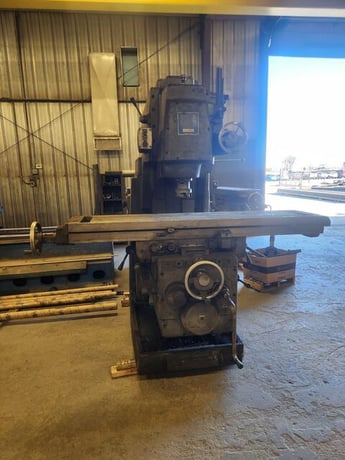 Kearney & Trecker #315-S15, knee type, sliding head, 1 HP, 230 V., 3 phase, 60 Hz, 1972 - Image 2
