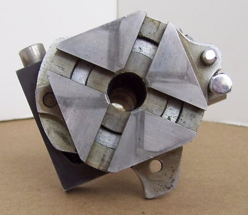 Jones & Lamson #16S, Automatic Opening Die Head, 3/4" shaft, 4" x 2-1/2" x 2-1/2", spring loaded, 4 stops - Image 2