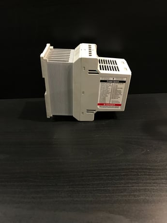 .5 HP Allen-Bradley, 160-BA01NPS1P1, Speed Drive Controller, 3 Phase, 0.37 kW, 1.4/1.2 Amps, 380-460 Volts - Image 3