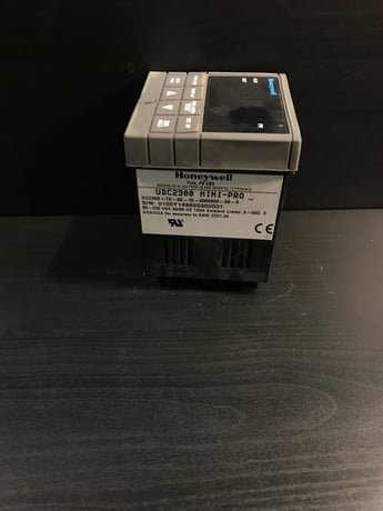 Honeywell #DC230B-T0-00, Mini-Pro Temperature Controller, 90-250 VAC - Image 3