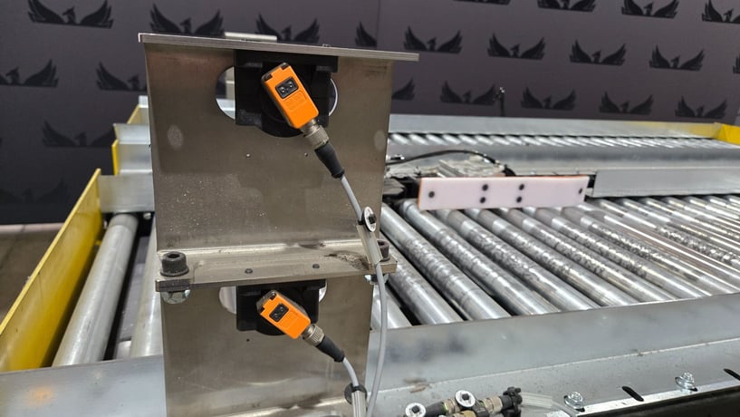 23.5" wide x 9' long, Industrial Kinetics, Dual-Lane Roller Conveyor, 0.5 HP, 1720 RPM, 230/460 V - Image 3