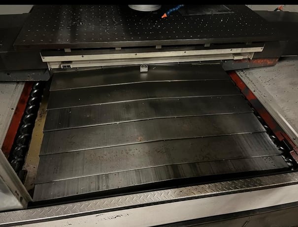 Yama Seiki #VMB-1400 (50), CNC vertical machining center, 30 side mount tool changer, 55.1" X, 31.5" Y, 27.5" - Image 7