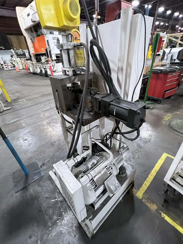 175 Ton, Vogel Tool & Die, 12' overall, 124" between housing, 8" stroke, 10" throat, 14" open - Image 5
