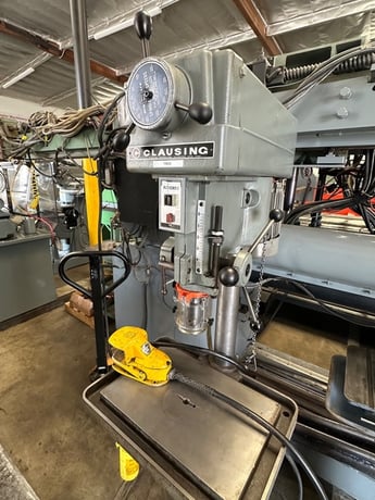 15" Clausing #1769, Sgl Spindle Drill Press, Floor Type, variable speed, Reversing Foot Pedal, 7.5" throat - Image 4