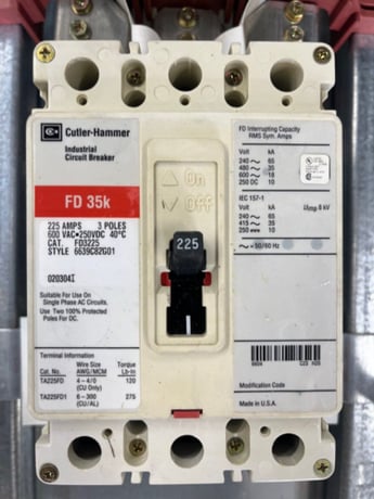 400 Amp. Cutler Hammer, PRL2A MLO, Panelboard, 277/480 Volts 3PH 4W Indoor Encl 42Cir FD3225 P586 - Image 4