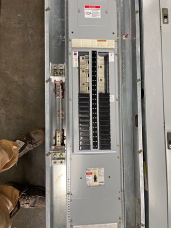 400 Amp. Cutler Hammer, PRL2A MLO, Panelboard, 277/480 Volts 3PH 4W Indoor Encl 42Cir FD3225 P586 - Image 10