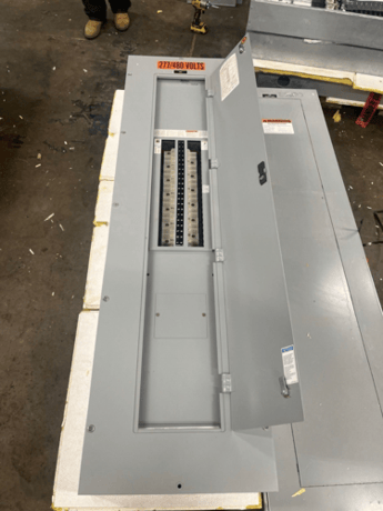 400 Amp. Cutler Hammer, PRL2A, Panelboard, 277/480 Volts 3PH 4W Indoor Encl 42 Circuit MLO P581 - Image 1