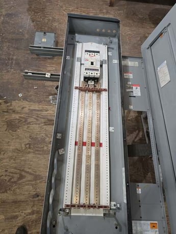 400 Amp. Eaton, PRL3A Pow-R-Line, Panelboard, 480 Volts 3PH 3W MCB HKD 400 Amp Panel 3R Encl - Image 3
