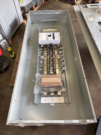 800 Amp. Eaton, PRL4B, Panelboard, 240/120 Volts 3PH 4W Indoor Encl 36 Cir MCB MDL3800F P633-NS, New - Image 2
