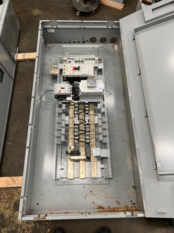600 Amp. Eaton, PRL4, Panelboard, 480/277 Volts 3PH 4W 24 Cir Indoor Encl MCB LGH3630NN P649 - Image 2