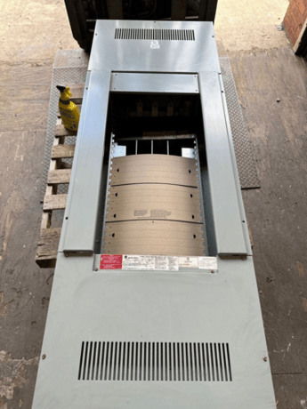 600 Amp. General Electric, APNB Bolt On Style, Panelboard, 208/120 Volts 3PH 4W Indoor Encl MLO Main Lug P502 - Image 1
