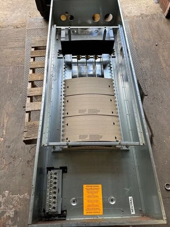 600 Amp. General Electric, APNB Bolt On Style, Panelboard, 208/120 Volts 3PH 4W Indoor Encl MLO Main Lug P502 - Image 2