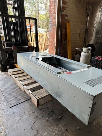 600 Amp. General Electric, APNB Bolt On Style, Panelboard, 208/120 Volts 3PH 4W Indoor Encl MLO Main Lug P502 - Image 4