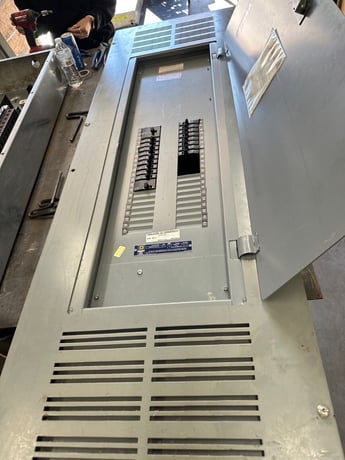 400 Amp. Square D NQOD442L400TFL, Panelboard, 208Y/120 Volts 3PH 4W Indoor Encl MLO 42 Cir P361 - Image 1