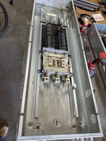 400 Amp. Square D NQOD442L400TFL, Panelboard, 208Y/120 Volts 3PH 4W Indoor Encl MLO 42 Cir P361 - Image 3