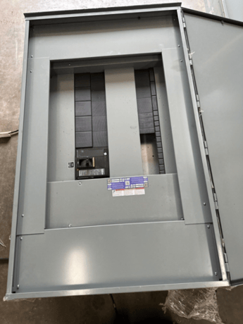 800 Amp. Square HCP I-Line, Panelboard, 120/240 Volts 1PH 3W 3R Encl Outdoor MCB 42 Cir P553, New - Image 1