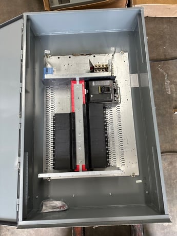 800 Amp. Square HCP I-Line, Panelboard, 120/240 Volts 1PH 3W 3R Encl Outdoor MCB 42 Cir P553, New - Image 2