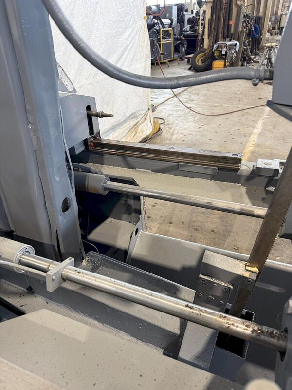 18" x 20" Hyd-Mech #V-18, vertical band saw - Image 10