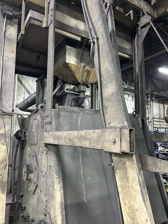 22 cu.ft. Metfin, rubber belt tumblast, 30 HP large direct drive wheel, shaker unloader & loading system - Image 3