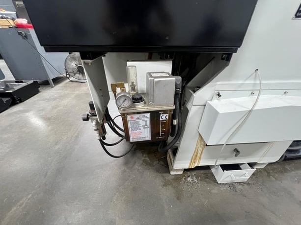 Hurco #VM-10, CNC vertical machining center, 26" X, 16" Y, 20" Z, 10000 RPM, 20 automatic tool changer, Cat - Image 4