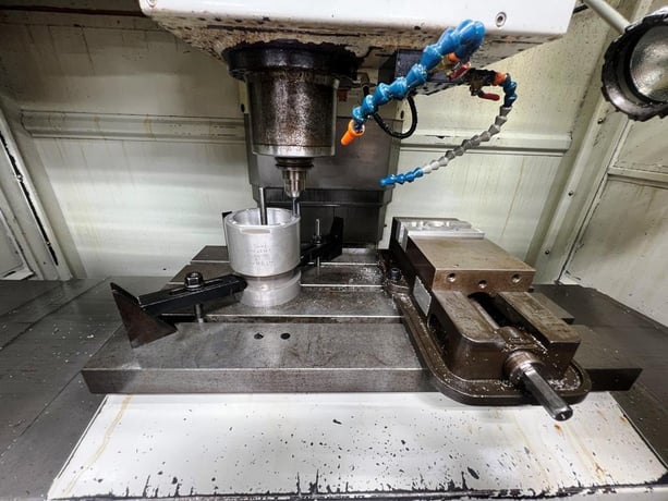 Hurco #VM-10, CNC vertical machining center, 26" X, 16" Y, 20" Z, 10000 RPM, 20 automatic tool changer, Cat - Image 5