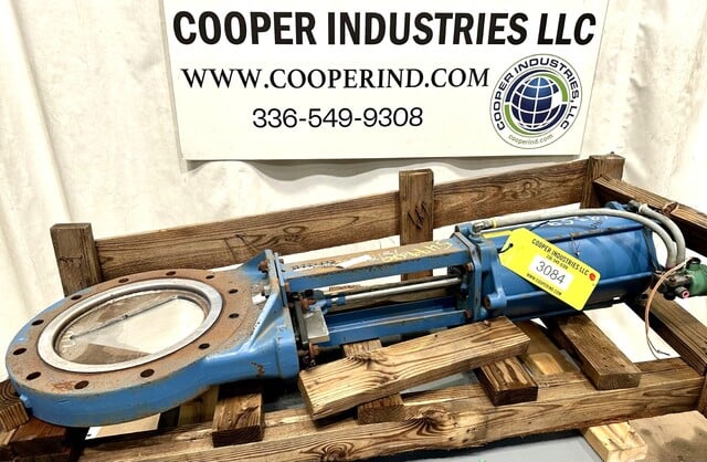 12" Dezurik, knife gate valve, Stainless contact parts, CI body, V type opening - Image 1