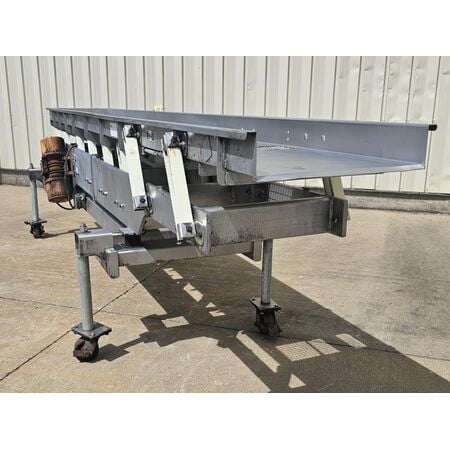 24" wide x 16' long, FMC FoodTech, Stainless Steel vibrating pan conveyor - Image 3