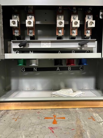 60 Amp. Union Connector #PBS-M06200A-W-S, 120/208 Volts docking station with camlocks - Image 3