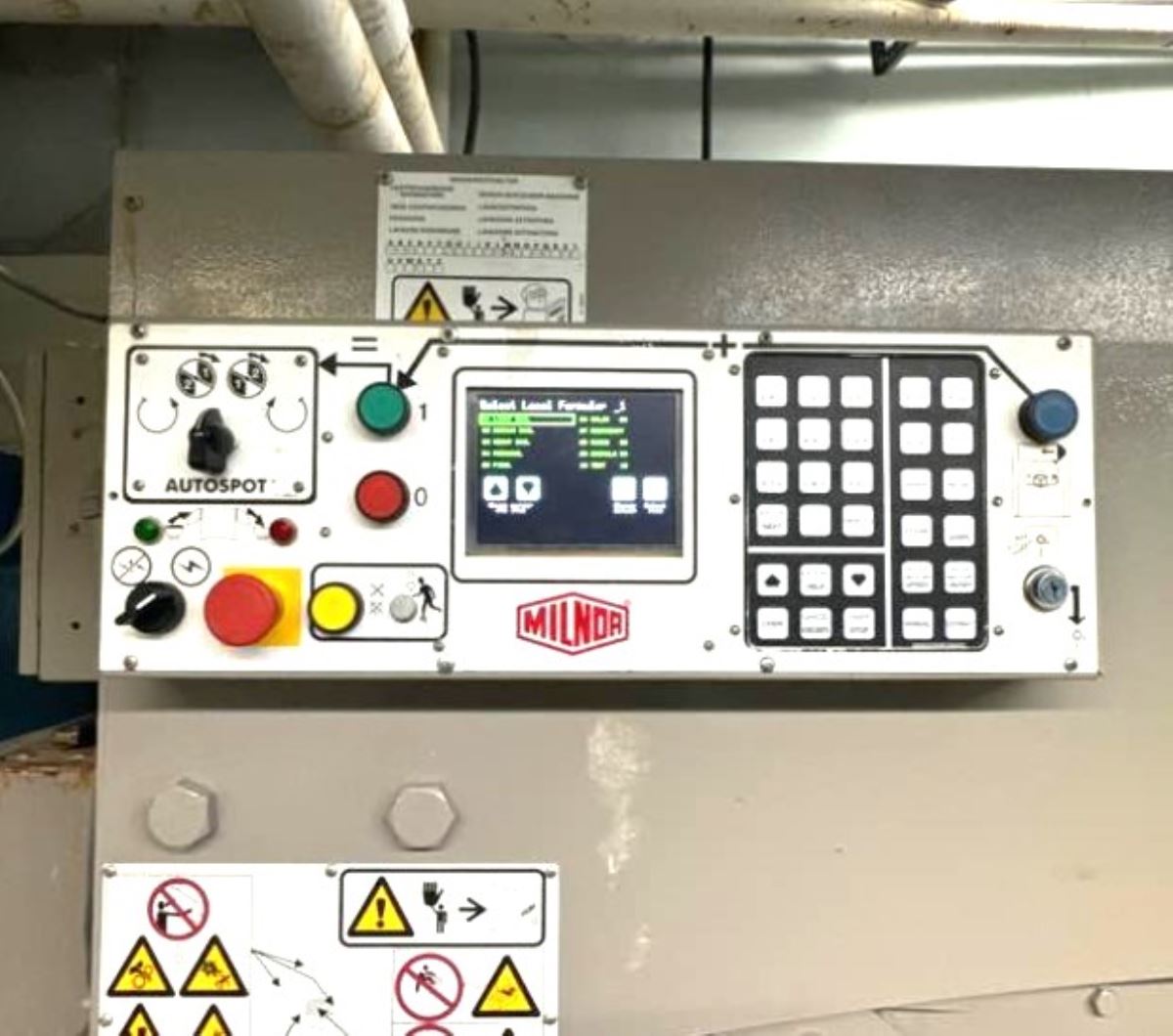 220 Lb. Milnor #42044SP2, Washer Extractor, Divided Cylinder, Pass-Thru, Hydro Cushion, 480 V., 2006 - Image 2